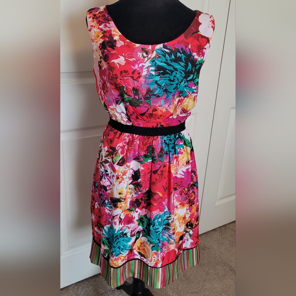 NY&CO Floral Dress / Size Medium